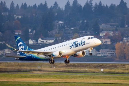 istockphoto-2196315693-612×612 Portland, Oregon, USA - November 28, 2024: An Alaska/Horizon Airlines Embraer 175 departs Portland International Airport on runway 10L.